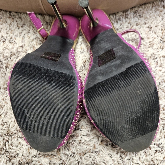 Shoe Dazzle Gold Sparkly Heels - Picture 12 of 13